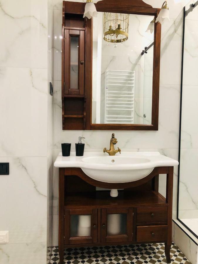 Vip Apartment History ลวีฟ ภายนอก รูปภาพ